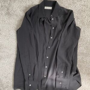 Everlane The Must-Have Shirt in Washable Silk